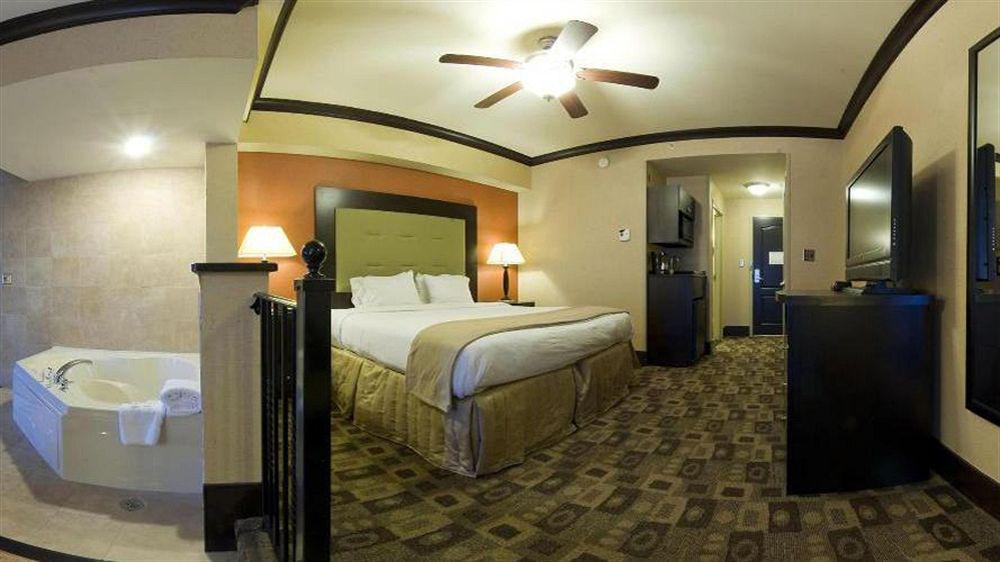 Holiday Inn Express Hotel & Suites Columbia-Fort Jackson By Ihg Exterior foto
