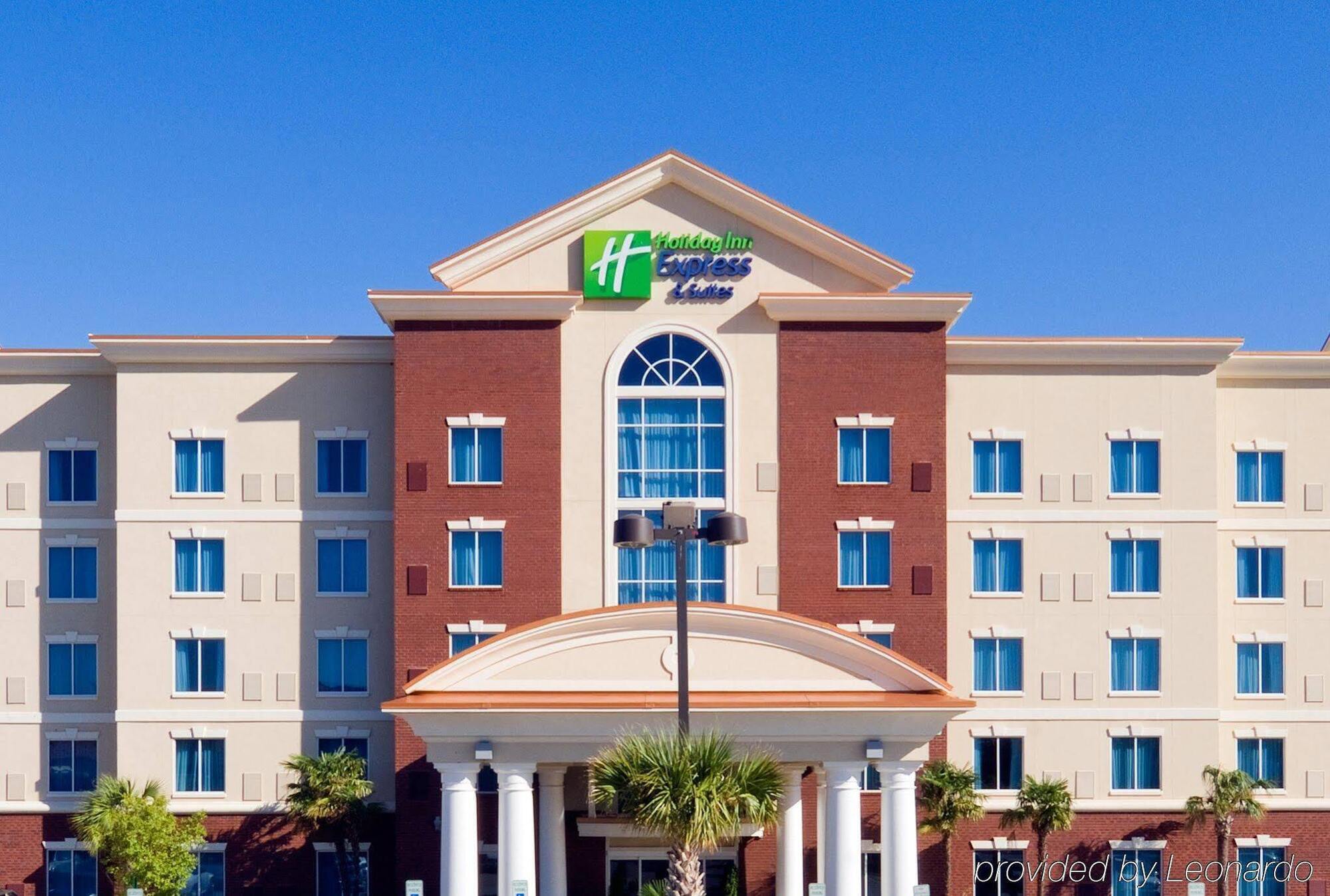Holiday Inn Express Hotel & Suites Columbia-Fort Jackson By Ihg Exterior foto