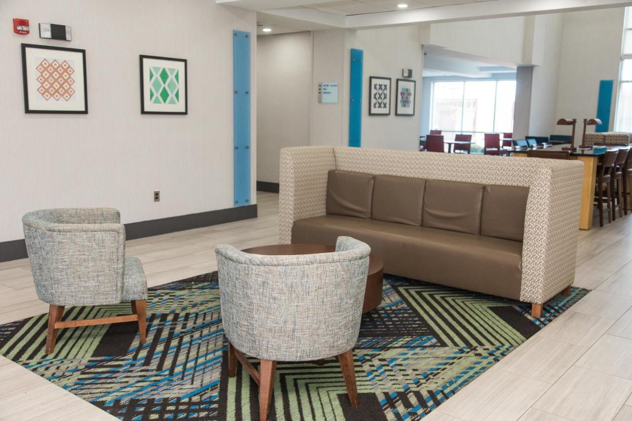 Holiday Inn Express Hotel & Suites Columbia-Fort Jackson By Ihg Exterior foto