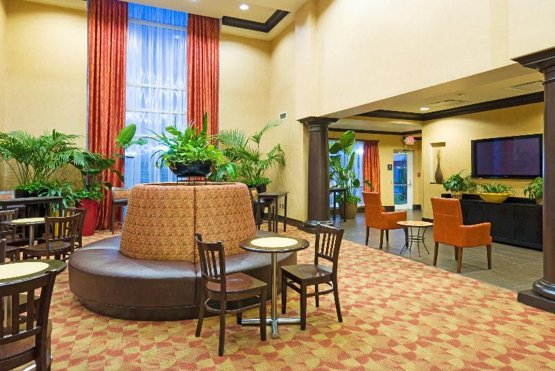 Holiday Inn Express Hotel & Suites Columbia-Fort Jackson By Ihg Exterior foto